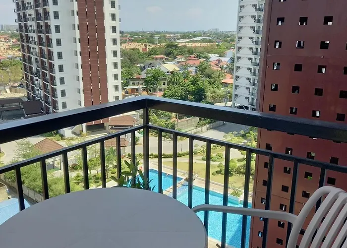 Relaxing With Pool And Balcony Near Cebu Airport Apartment
