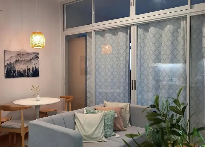 Relaxing With Pool And Balcony Near Cebu Airport Apartment