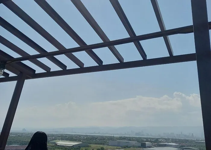 Relaxing With Pool And Balcony Near Cebu Airport